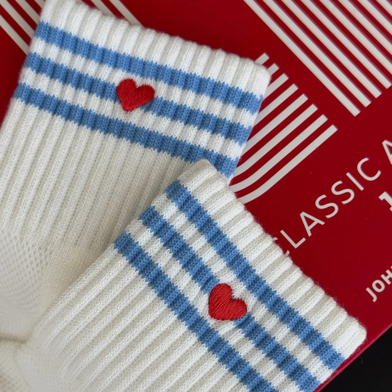 Girlfriend Socks - Ivory Heart