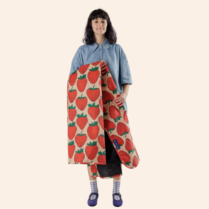 Baggu Puffy Picnic Blanket - Strawberry